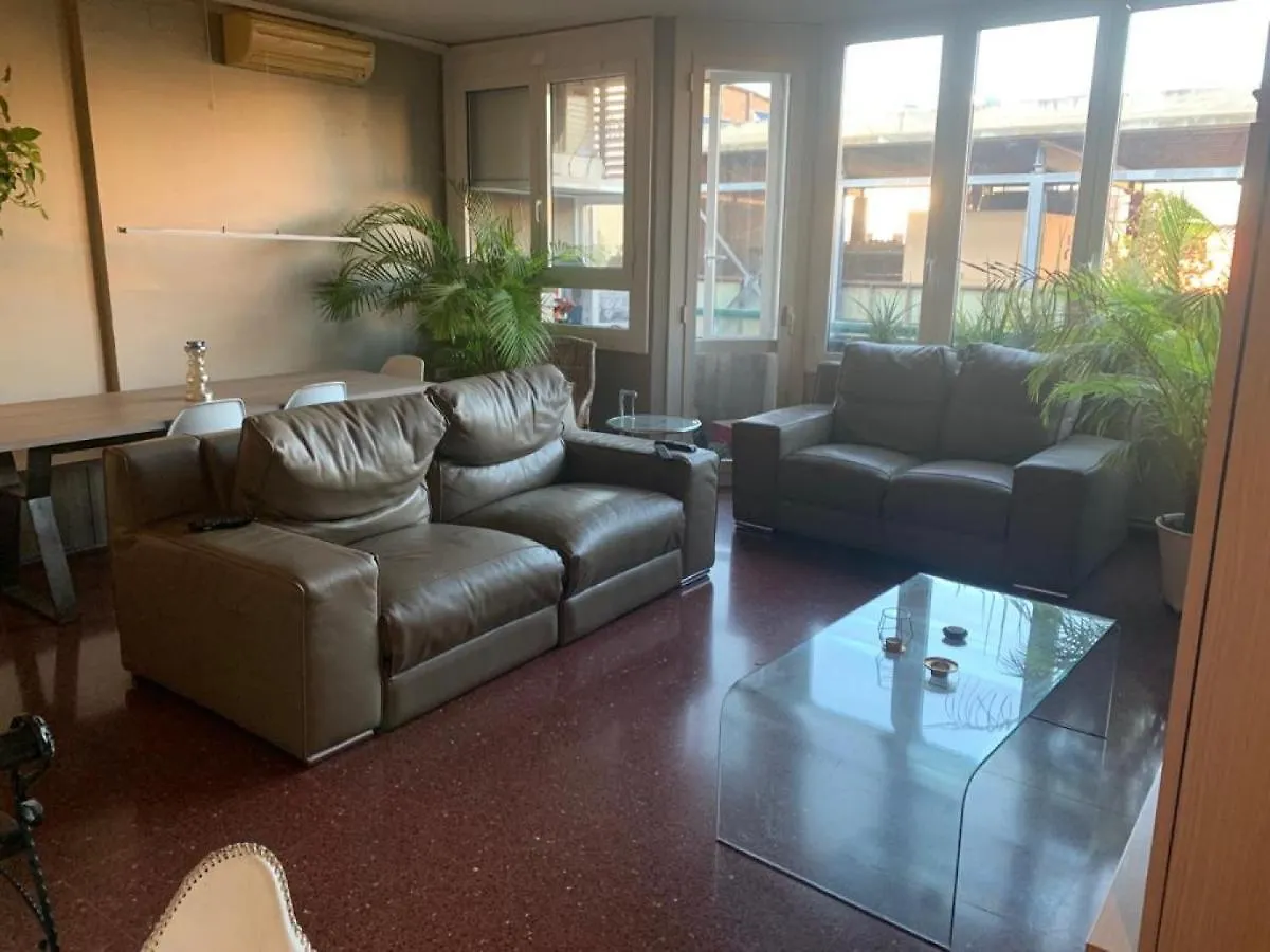 Aparteasy - Bright, Large And Central Apartment In Bcn location